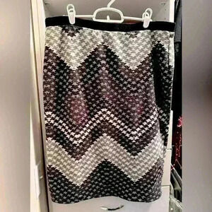 Pull-on sweater skirt